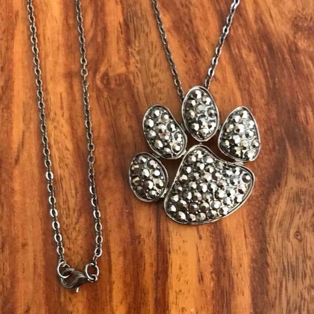 GUNMETAL PET PAW W HEMATITE CRYSTAL NECKLACE